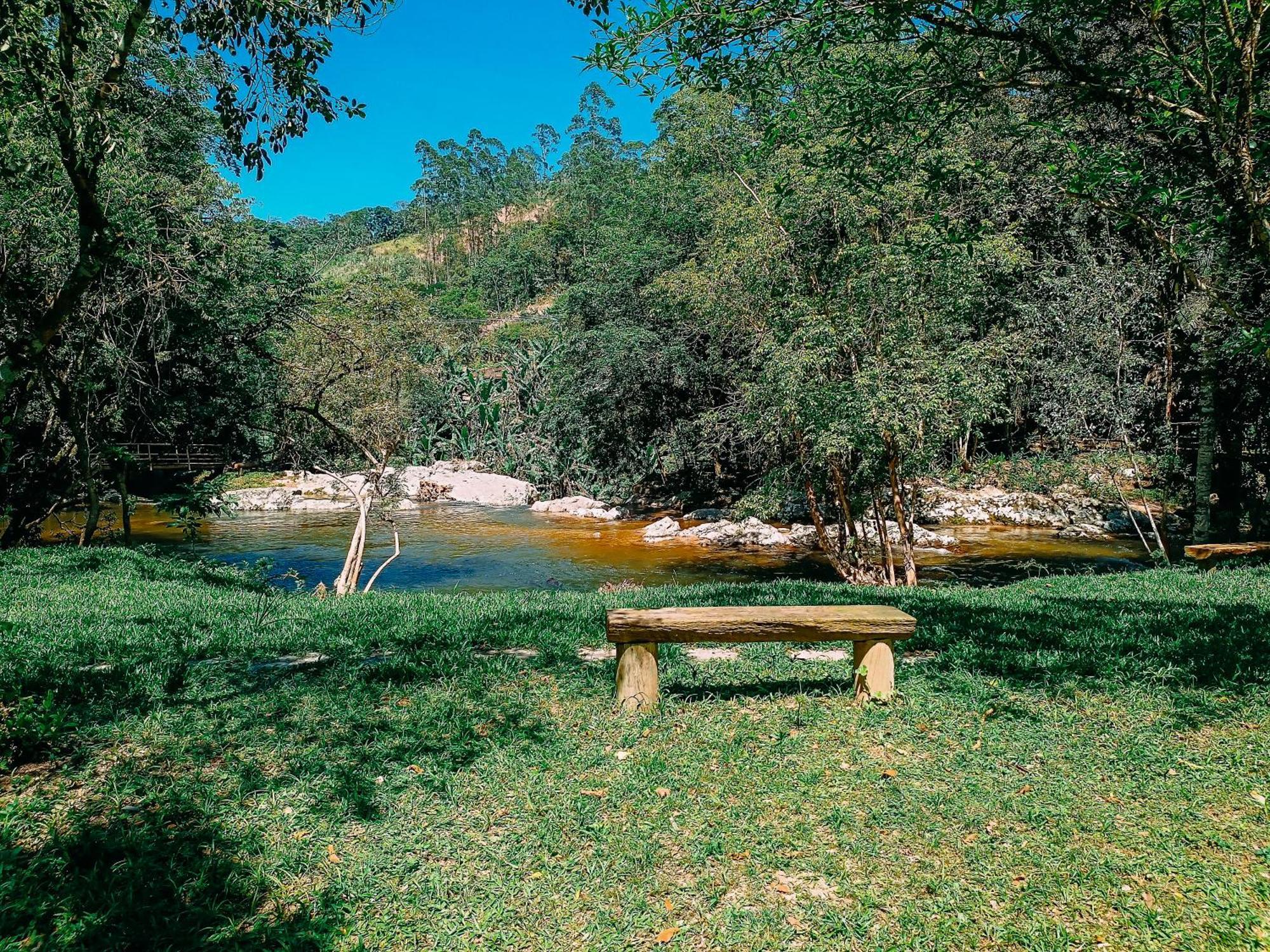 Lodge Com Cachoeira No Quintal