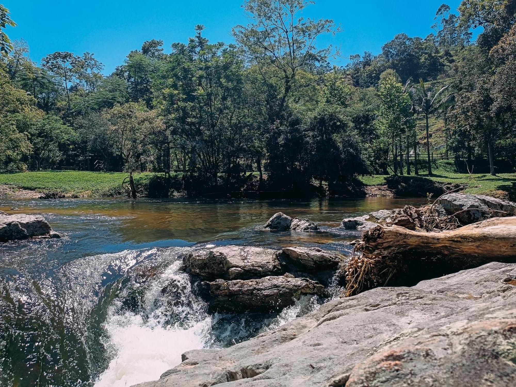 Com Cachoeira No Quintal Lodge *