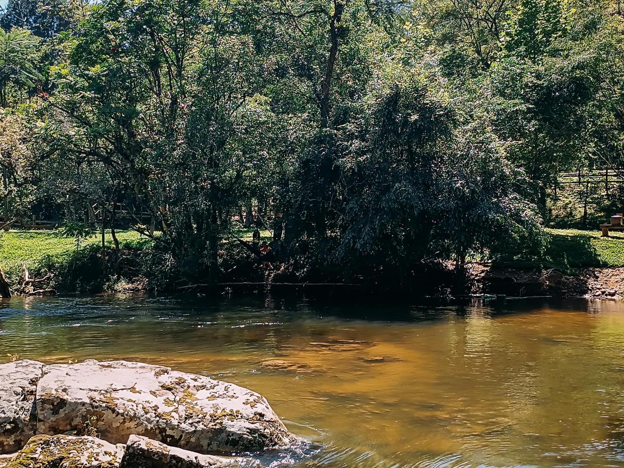 Com Cachoeira No Quintal Lodge