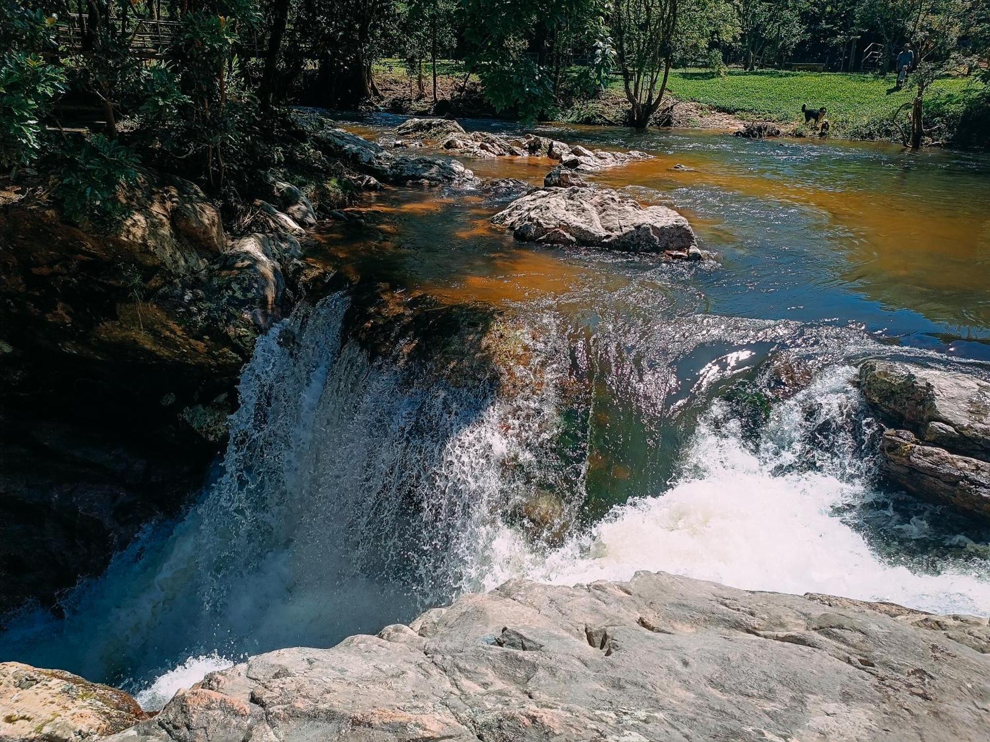Com Cachoeira No Quintal Lodge *