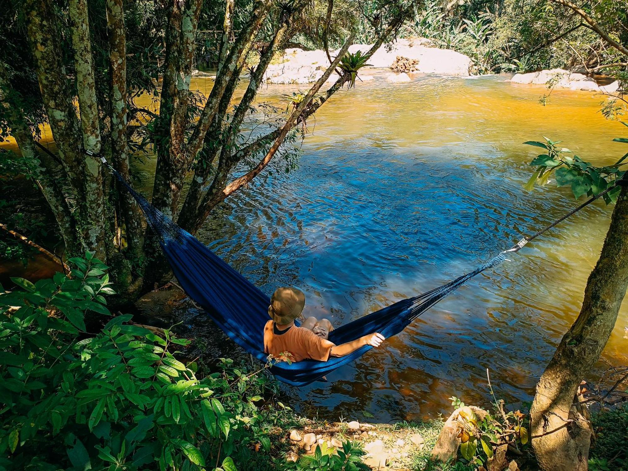 Lodge Com Cachoeira No Quintal *