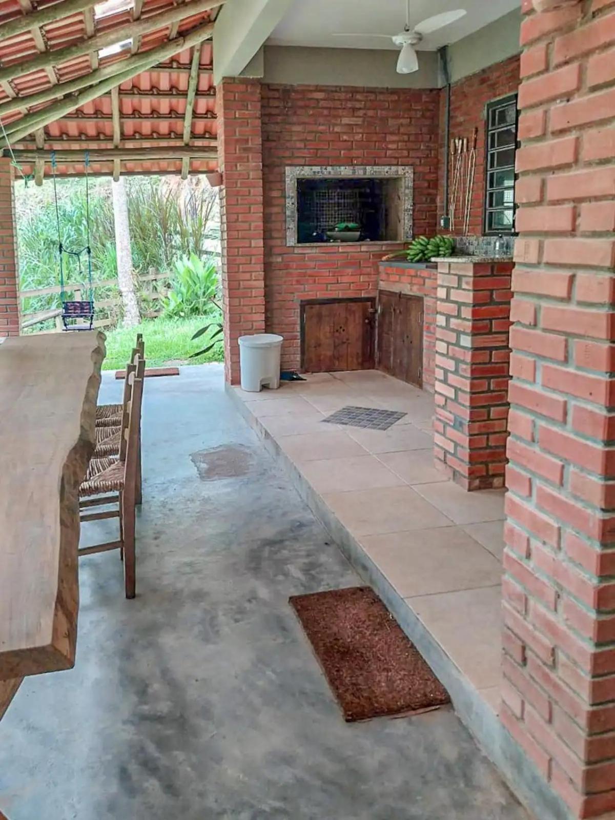 Lodge Com Cachoeira No Quintal *