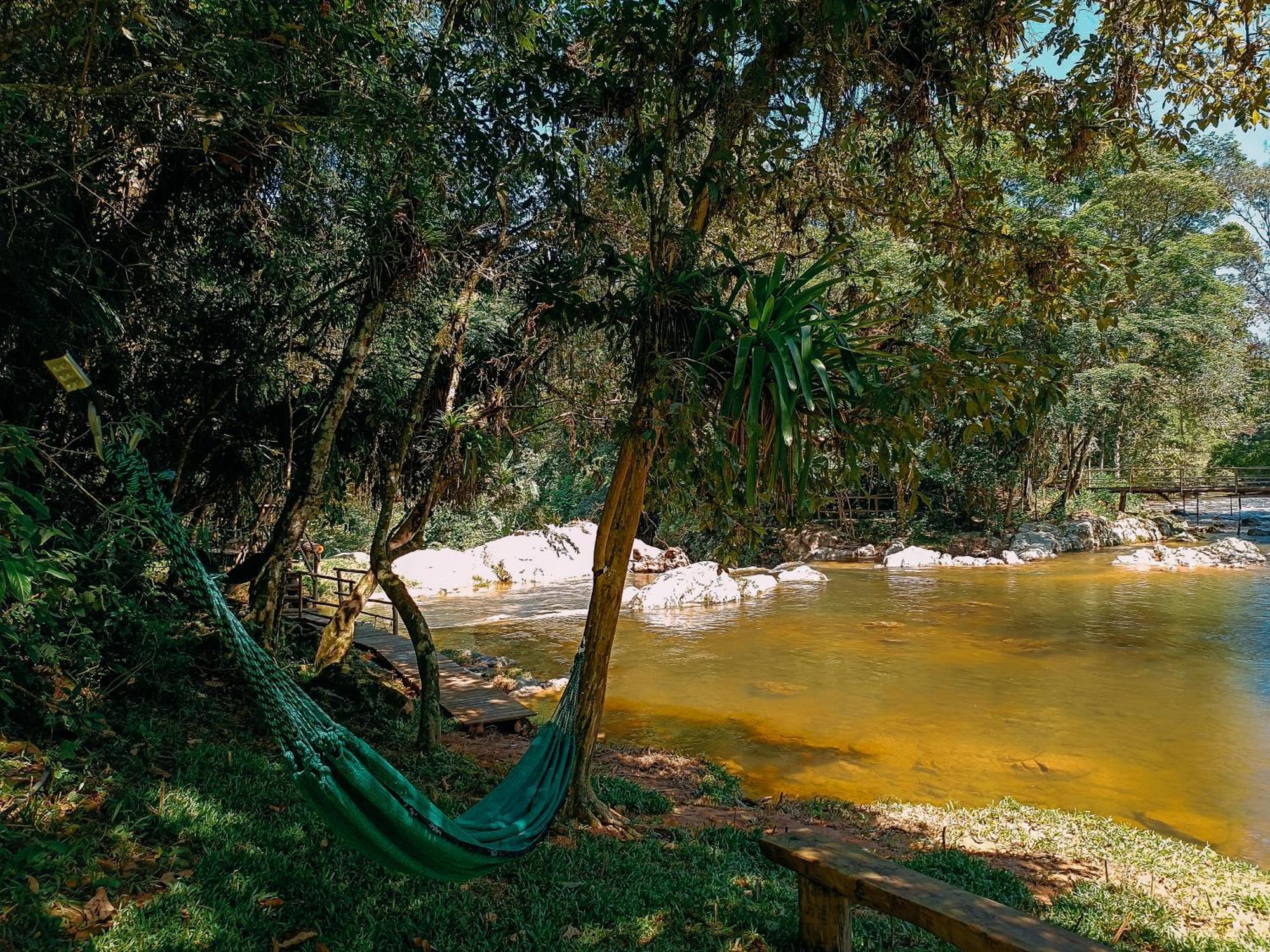 Lodge Com Cachoeira No Quintal *